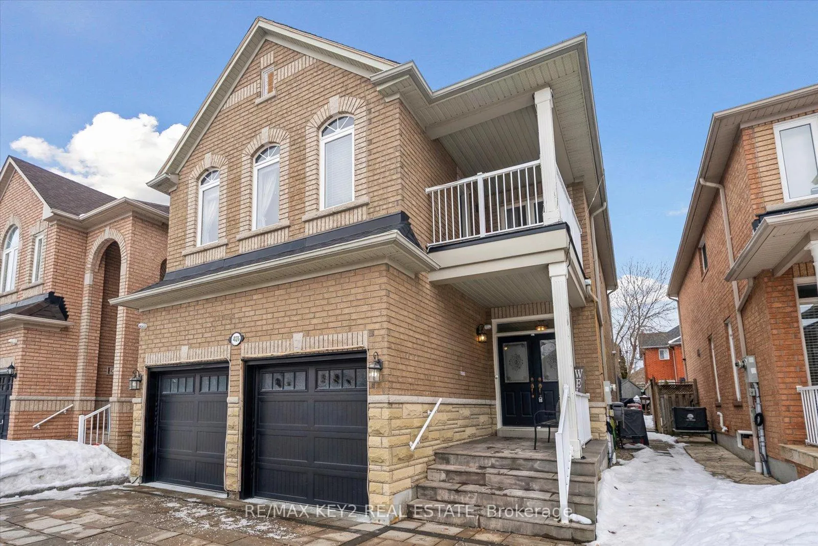 Photo 2 of 421 Pineview Lane, Pickering, Amberlea — HOMEH