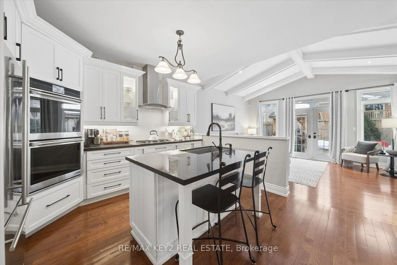Photo 9 of 421 Pineview Lane, Pickering, Amberlea — HOMEH