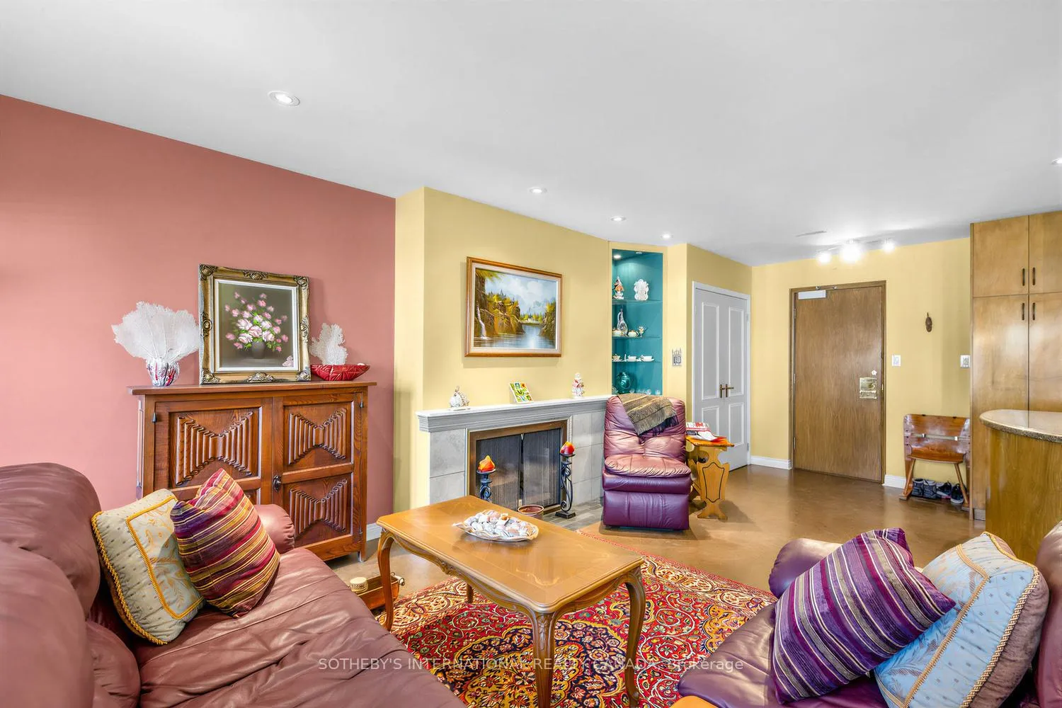 Photo 3 of Unit 202, 8 Hawthorn Avenue, Toronto, Rosedale-Moore Park — HOMEH