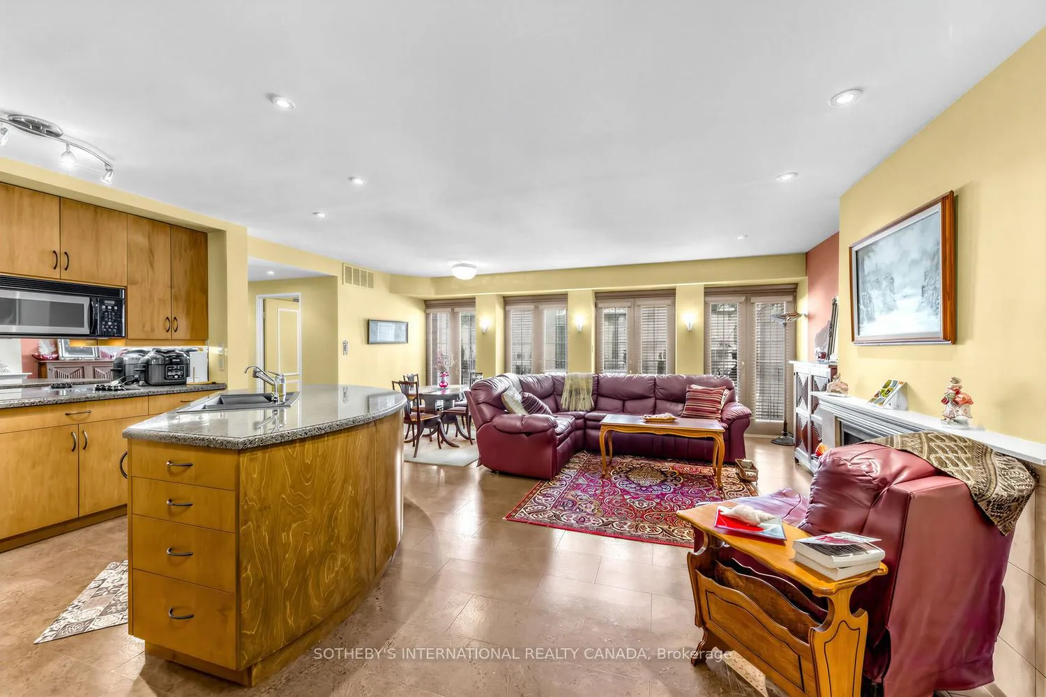 Photo 5 of Unit 202, 8 Hawthorn Avenue, Toronto, Rosedale-Moore Park — HOMEH