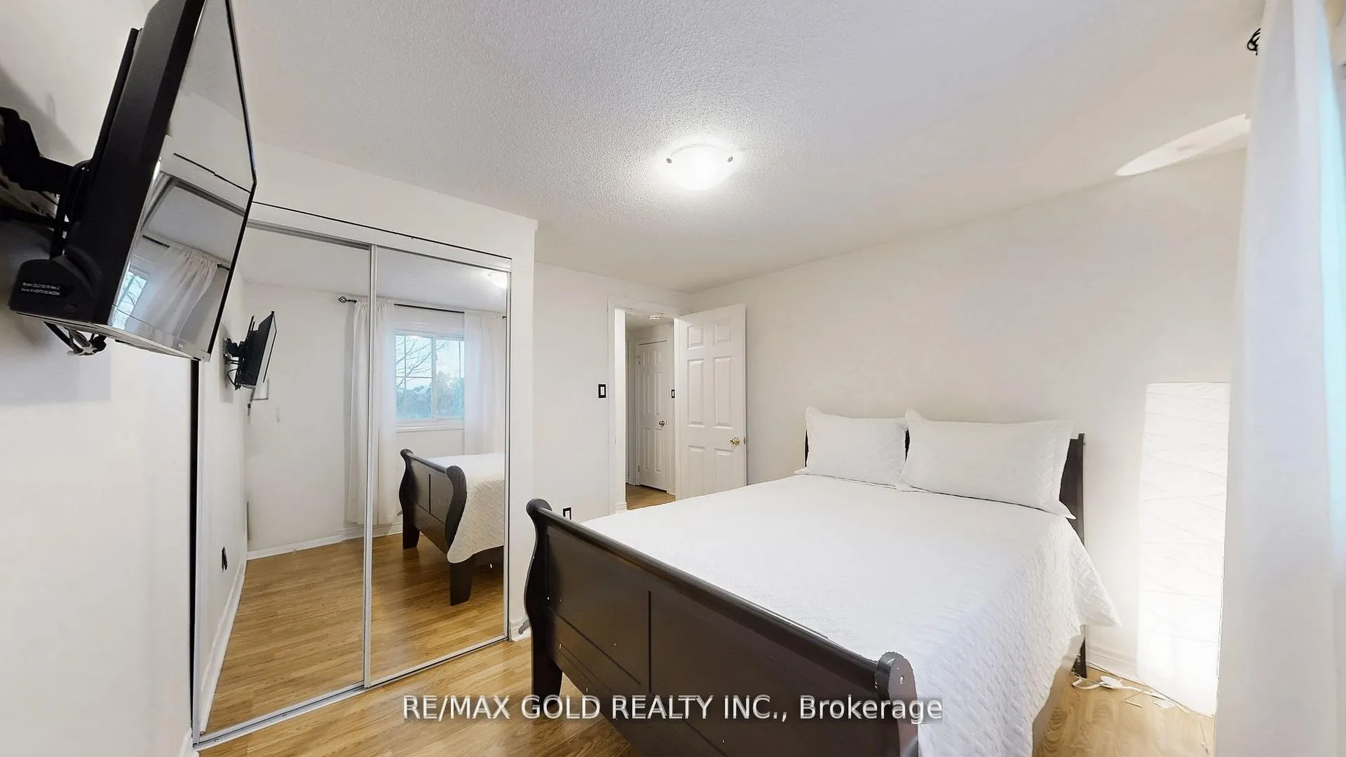 Photo 15 of 156 Royal Salisbury Way, Brampton, Madoc — HOMEH