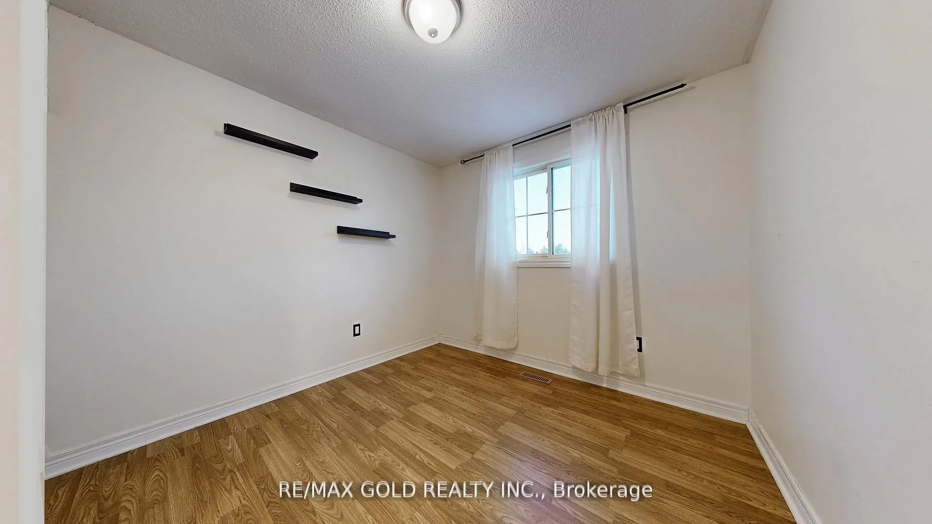 Photo 16 of 156 Royal Salisbury Way, Brampton, Madoc — HOMEH