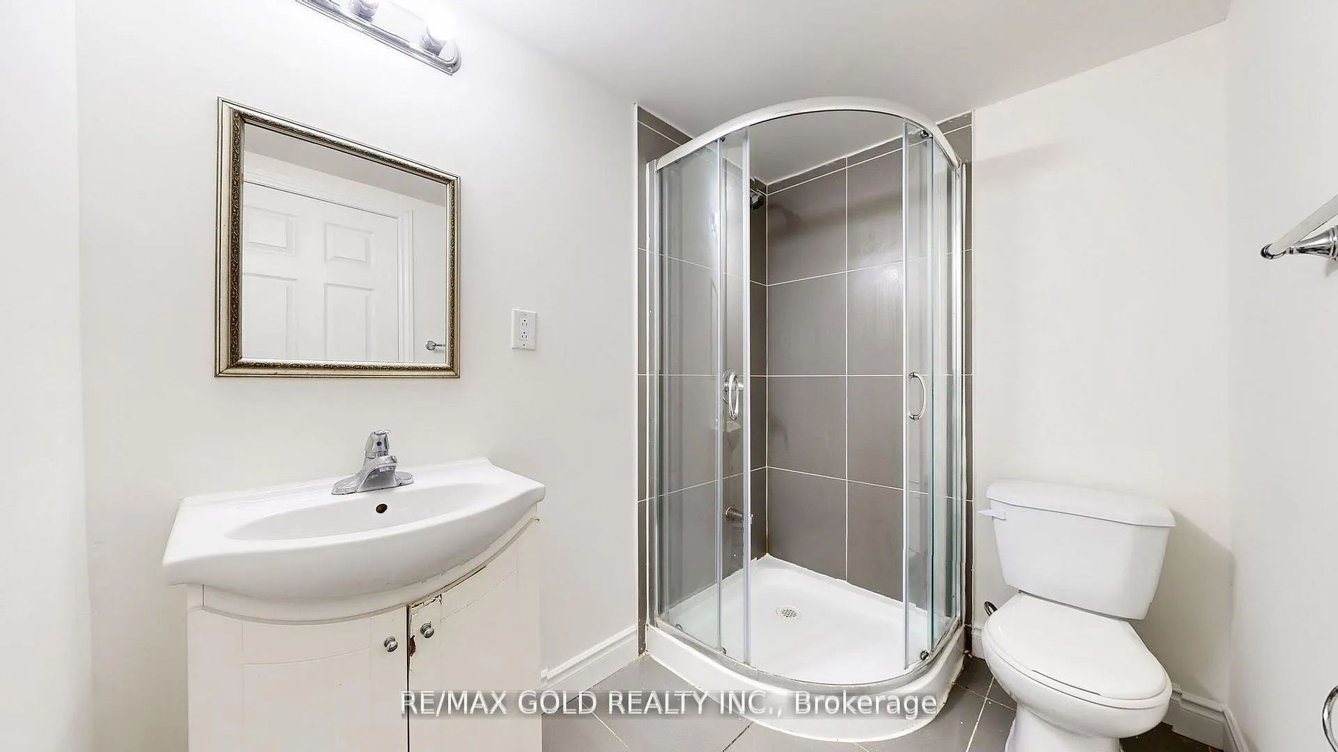 Photo 18 of 156 Royal Salisbury Way, Brampton, Madoc — HOMEH