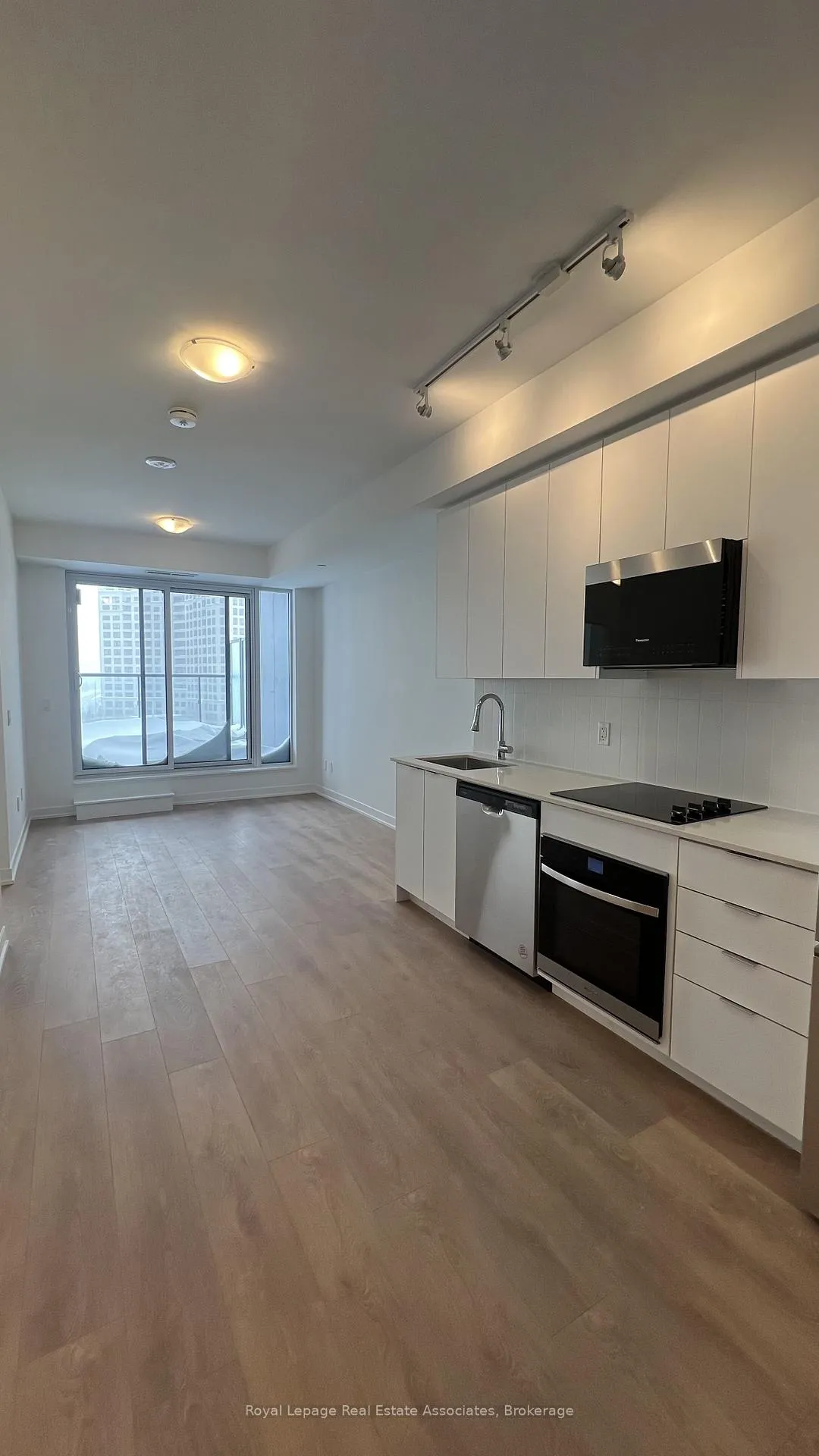 Front of Unit 521, 498 Caldari Road