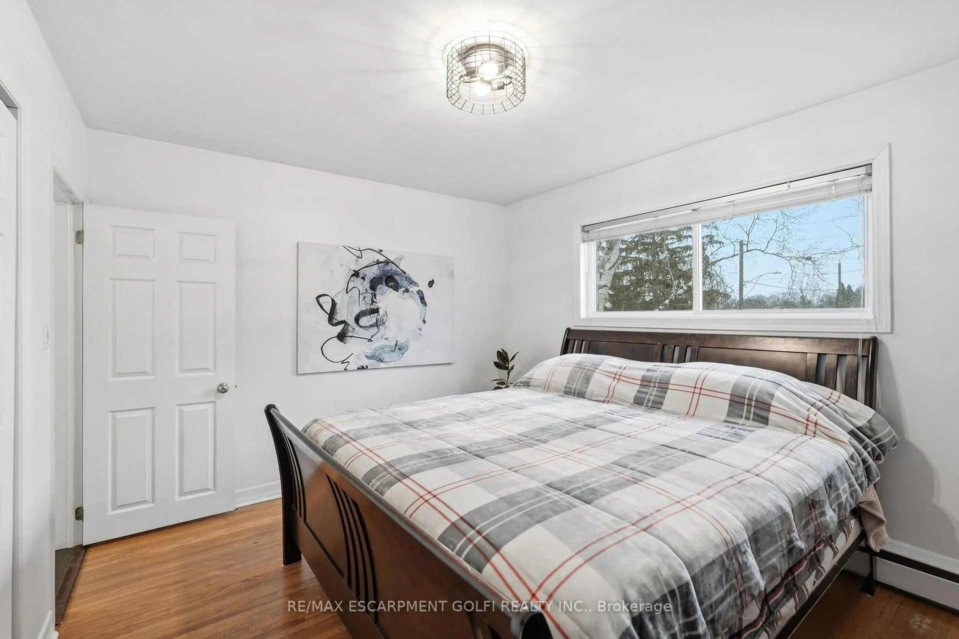 Photo 16 of 6 Brierwood Avenue, Grimsby, Grimsby West — HOMEH