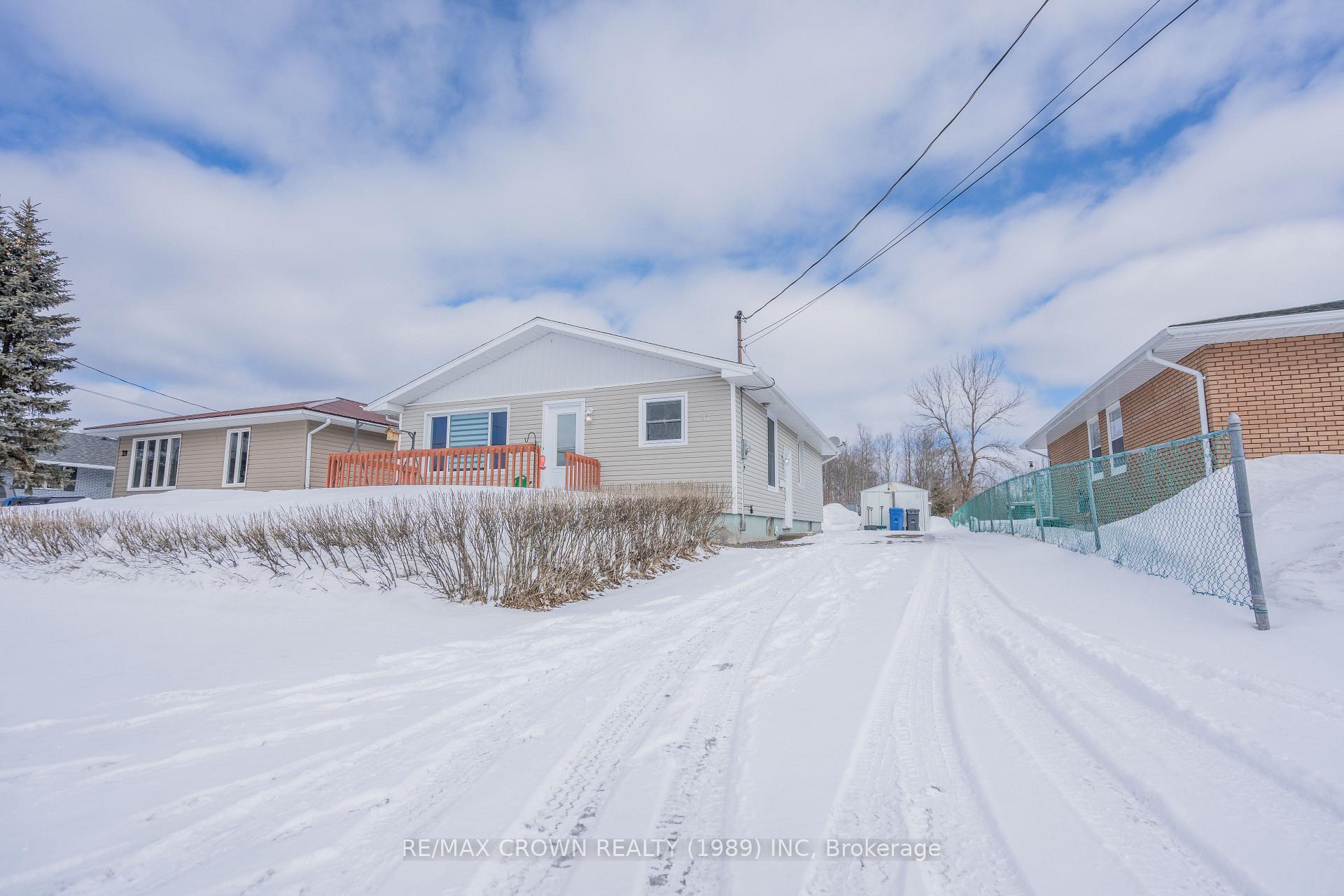 Photo 1 of 37 Wolfe Street, Kapuskasing — HOMEH