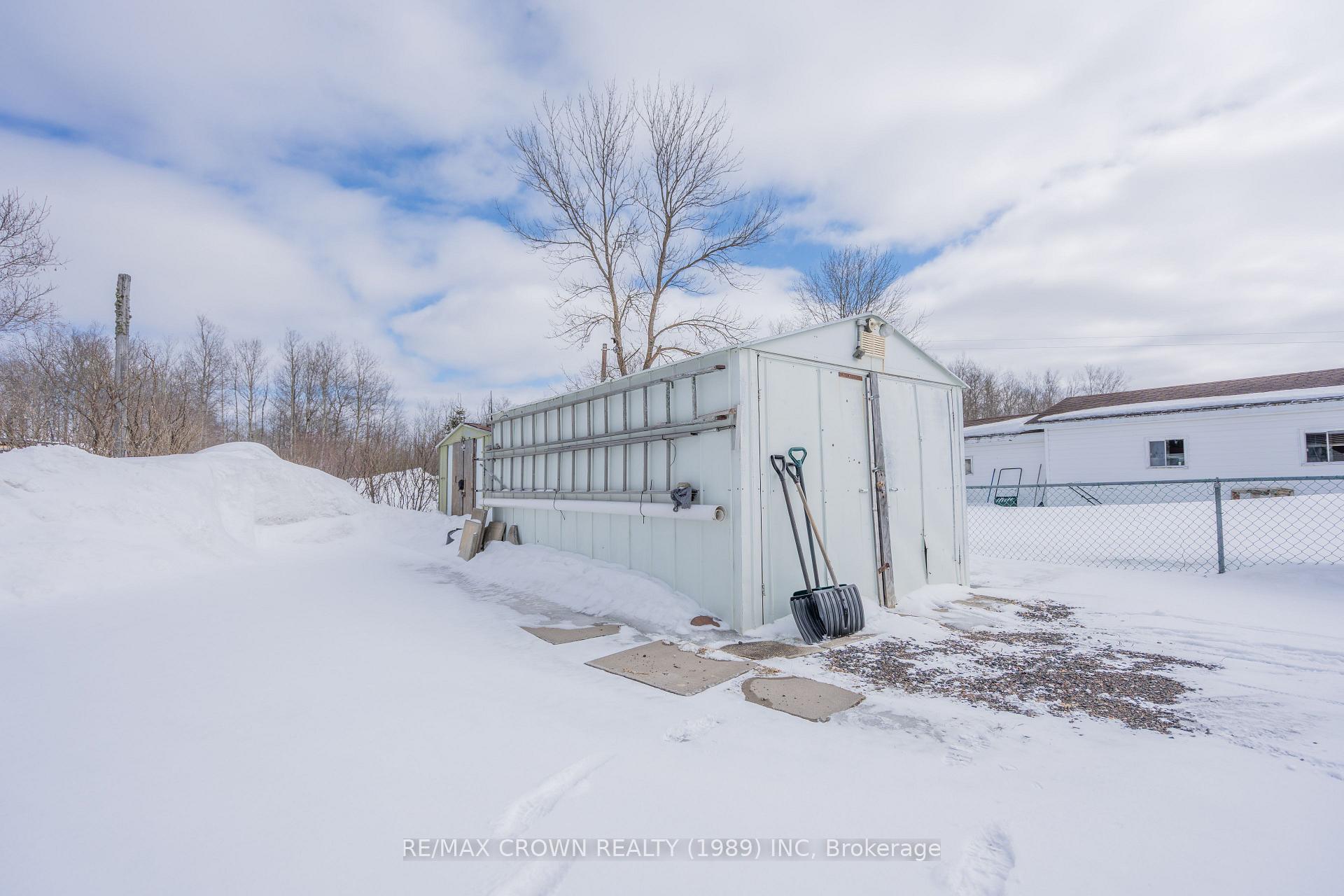 Photo 5 of 37 Wolfe Street, Kapuskasing — HOMEH