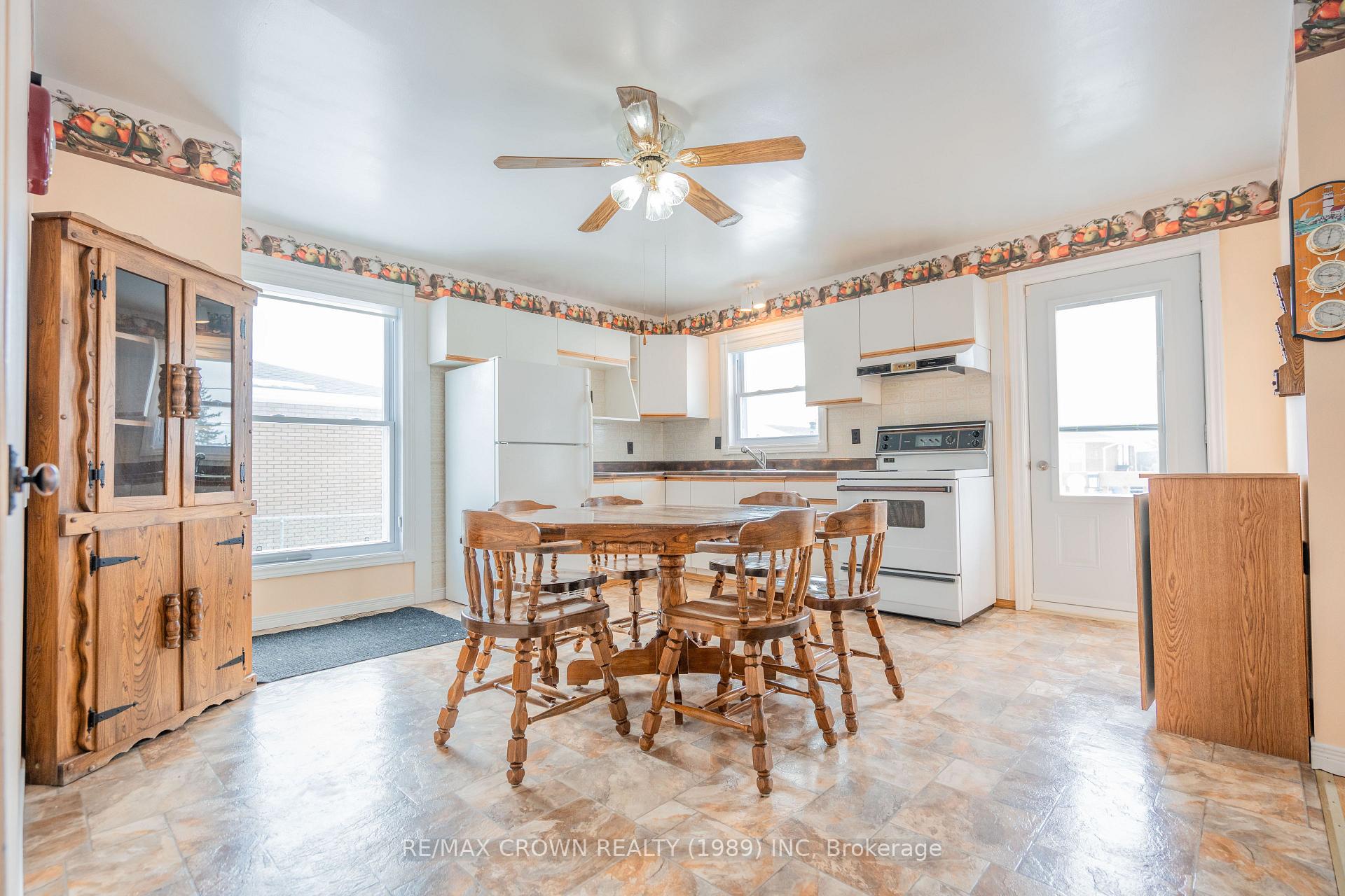 Photo 10 of 37 Wolfe Street, Kapuskasing — HOMEH