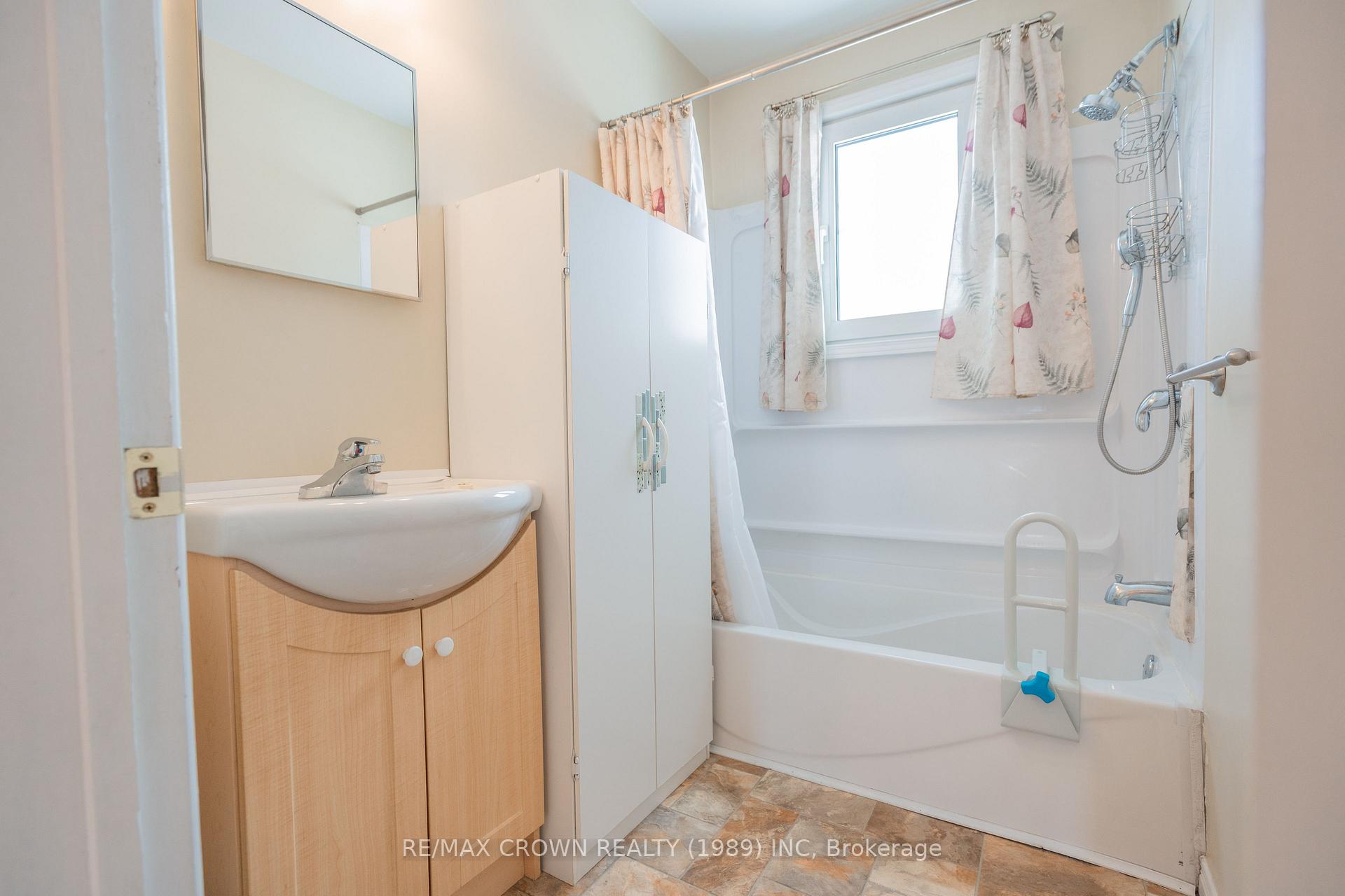 Photo 22 of 37 Wolfe Street, Kapuskasing — HOMEH