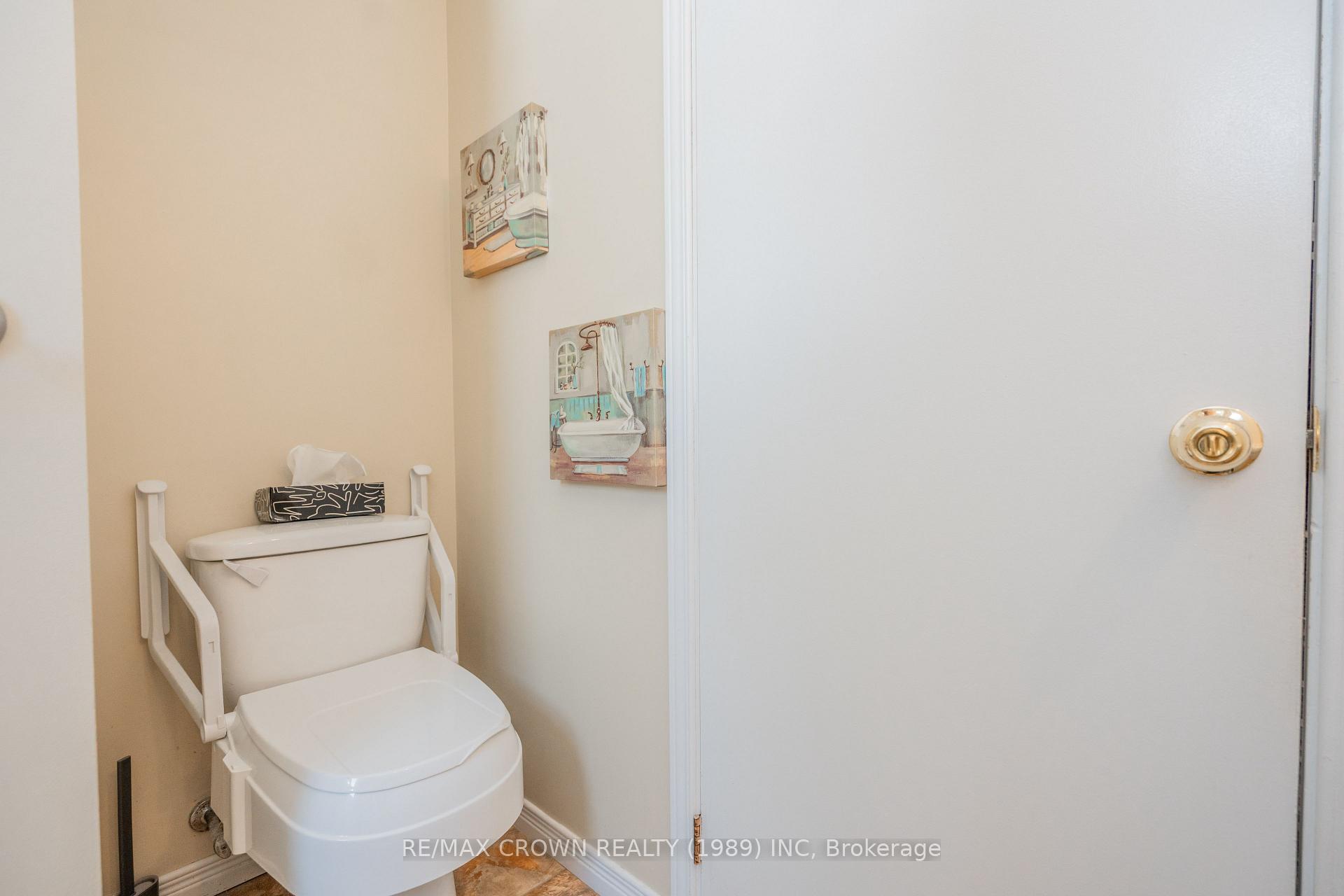 Photo 23 of 37 Wolfe Street, Kapuskasing — HOMEH