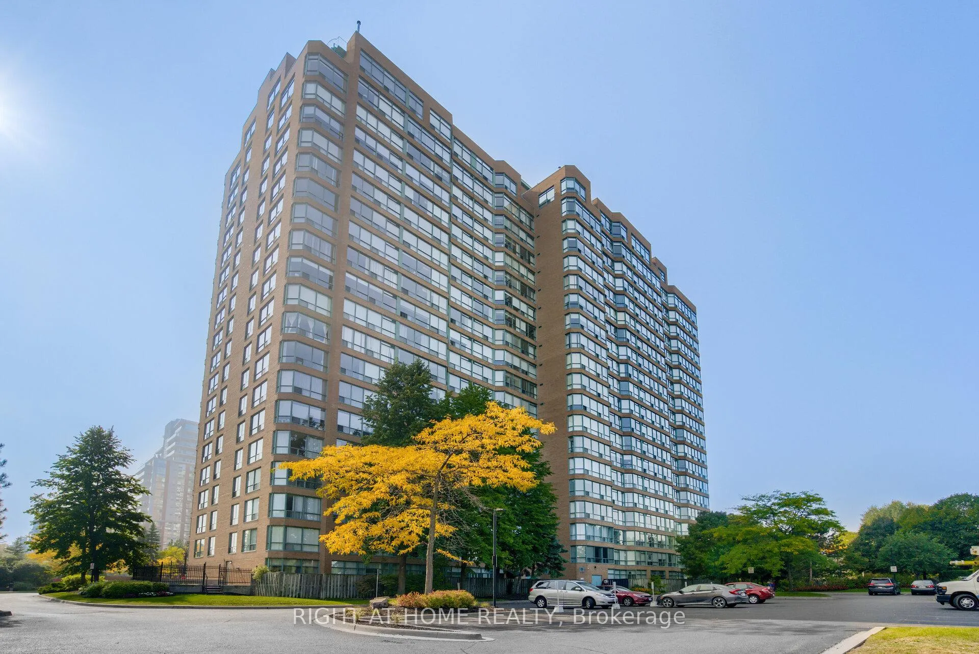Photo 1 of Unit 1714, 1276 Maple Crossing Boulevard, Burlington, Brant — HOMEH