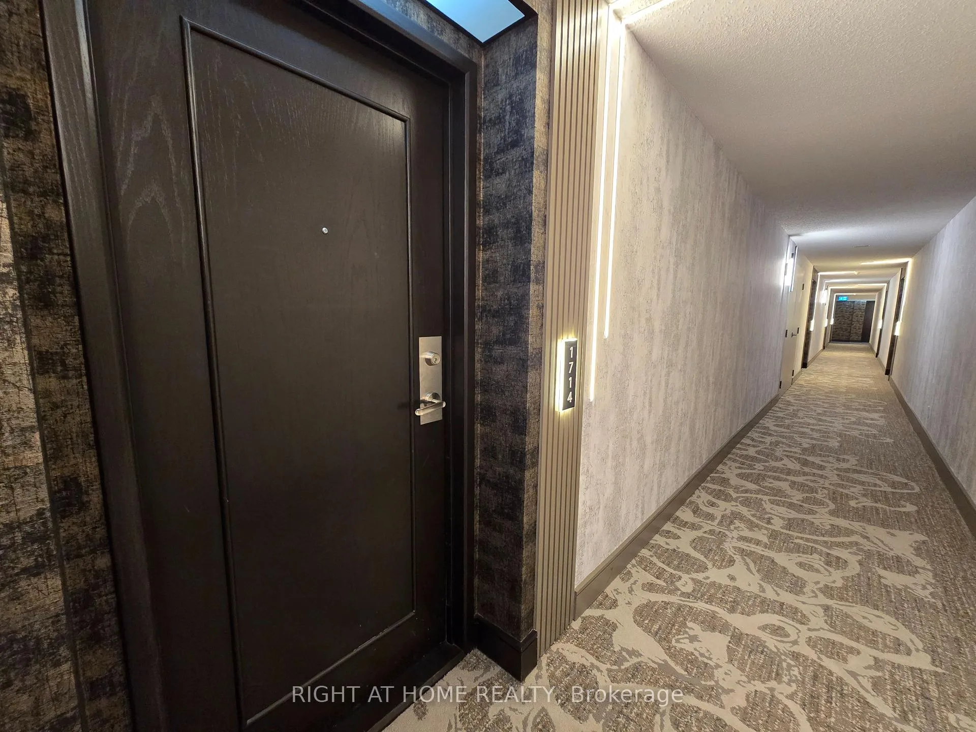Photo 4 of Unit 1714, 1276 Maple Crossing Boulevard, Burlington, Brant — HOMEH