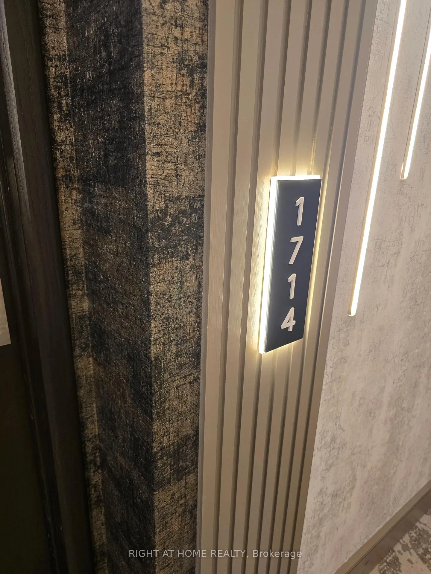 Photo 5 of Unit 1714, 1276 Maple Crossing Boulevard, Burlington, Brant — HOMEH