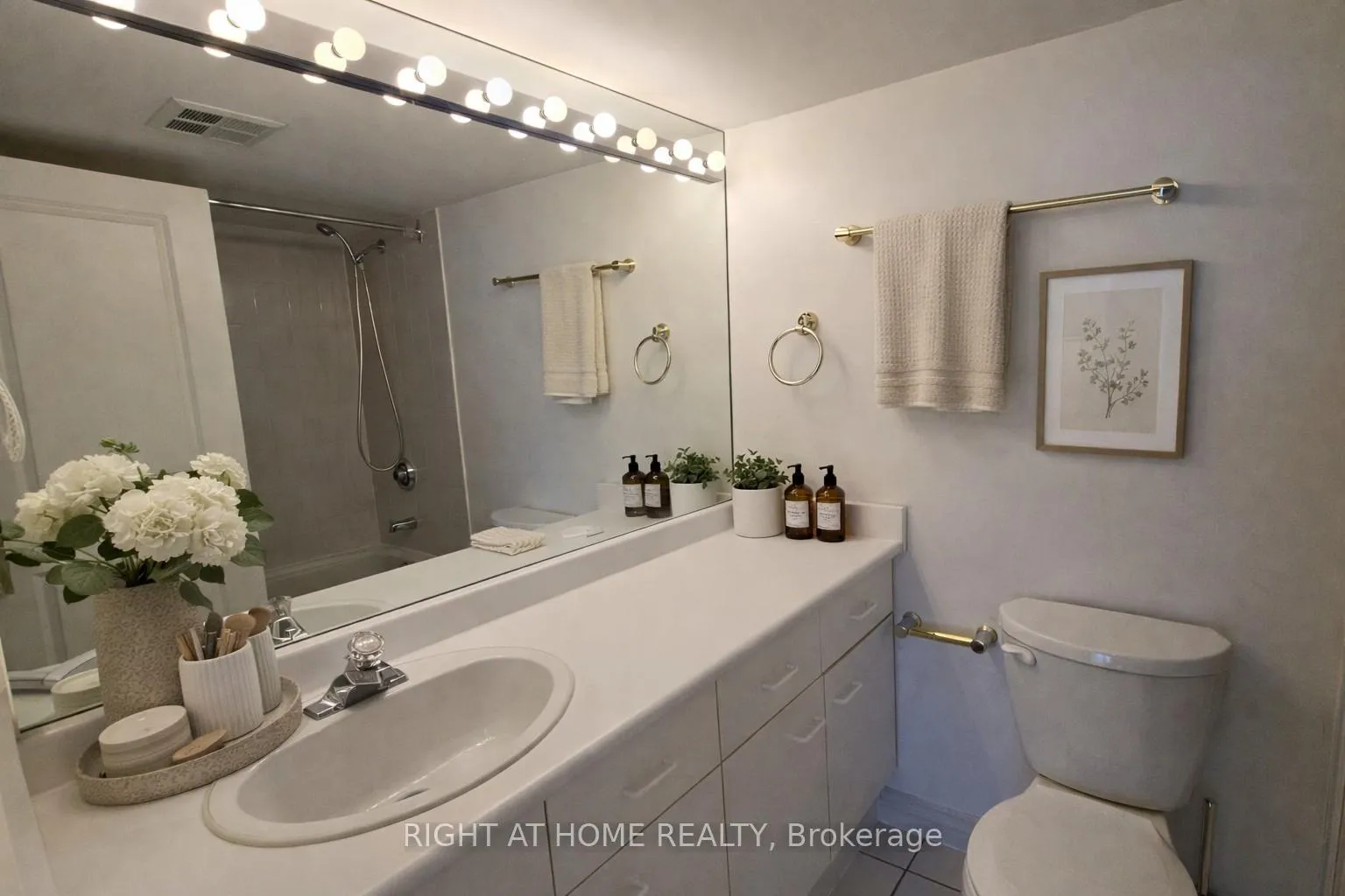 Photo 11 of Unit 1714, 1276 Maple Crossing Boulevard, Burlington, Brant — HOMEH