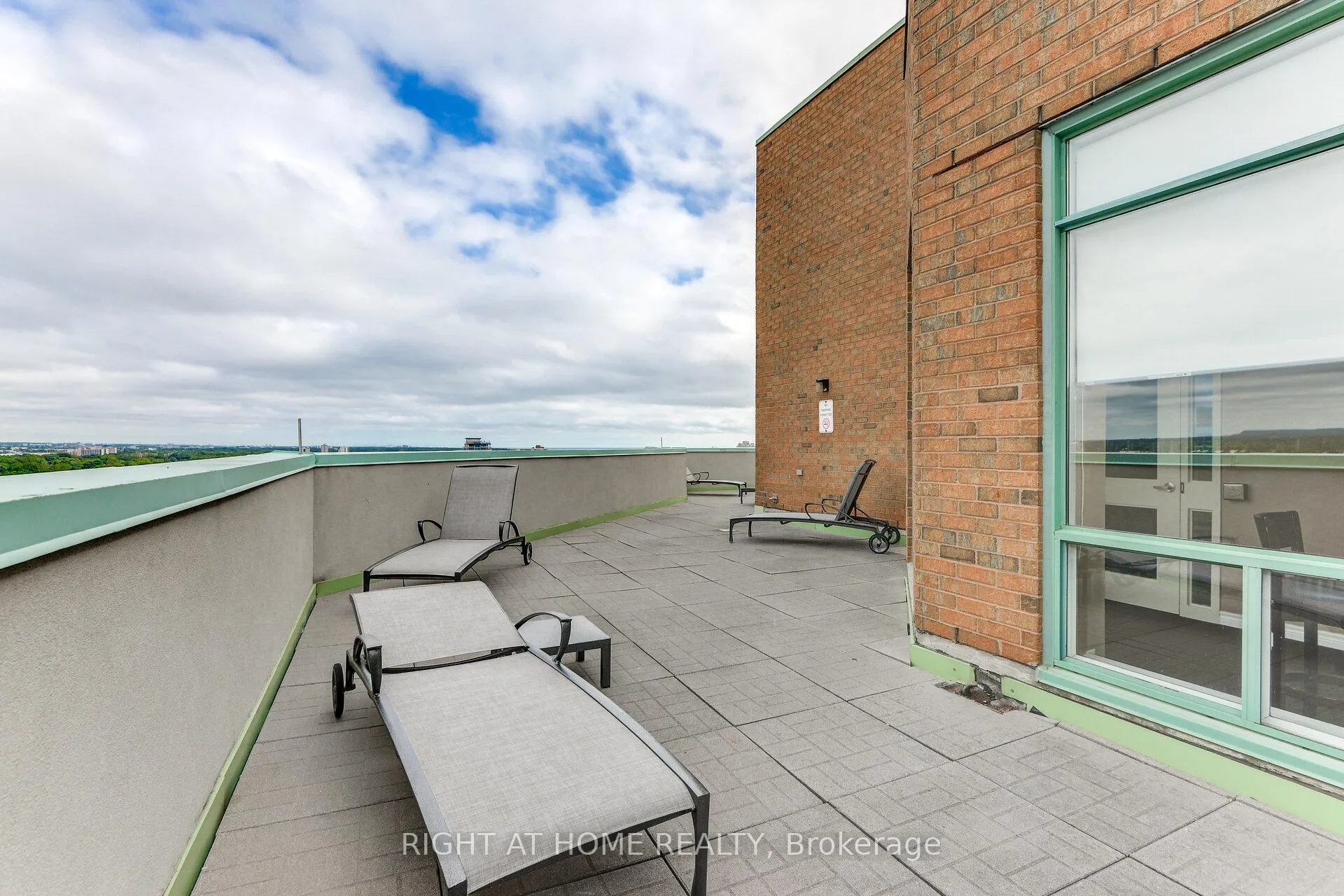 Photo 28 of Unit 1714, 1276 Maple Crossing Boulevard, Burlington, Brant — HOMEH