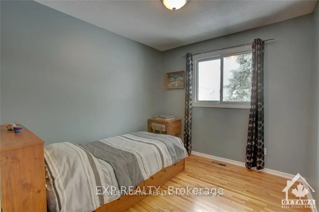 Photo 7 of 15 Saginaw Crescent, Ottawa, Borden Farm/Stewart Farm/Carleton Heights/Parkwood Hills — HOMEH