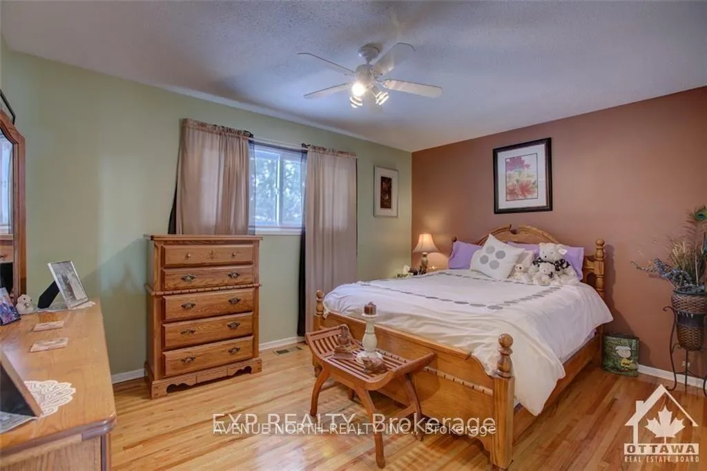 Photo 8 of 15 Saginaw Crescent, Ottawa, Borden Farm/Stewart Farm/Carleton Heights/Parkwood Hills — HOMEH