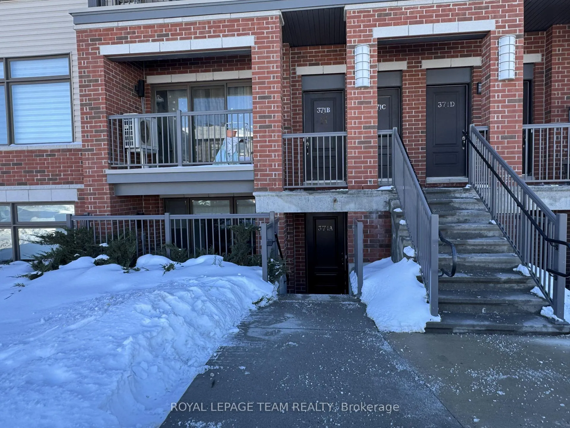 Photo 2 of Unit A, 371 Haliburton Heights, Ottawa, Kanata - Emerald Meadows/Trailwest — HOMEH