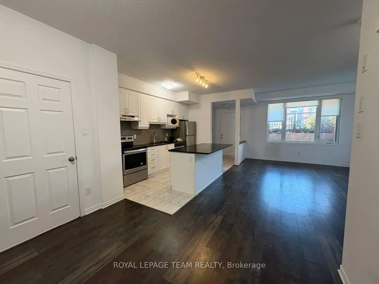 Photo 6 of Unit A, 371 Haliburton Heights, Ottawa, Kanata - Emerald Meadows/Trailwest — HOMEH