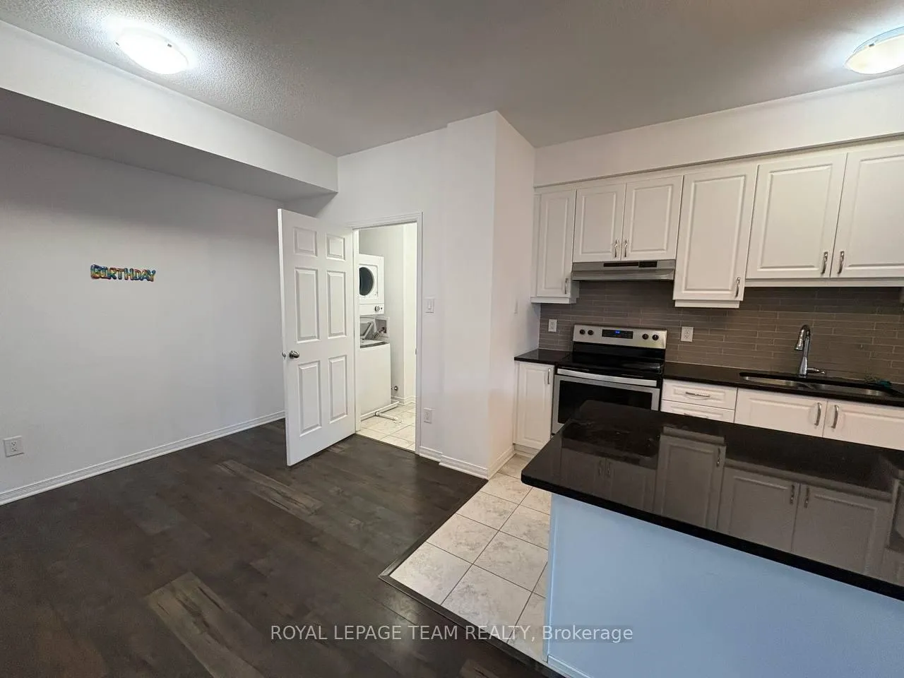 Photo 8 of Unit A, 371 Haliburton Heights, Ottawa, Kanata - Emerald Meadows/Trailwest — HOMEH