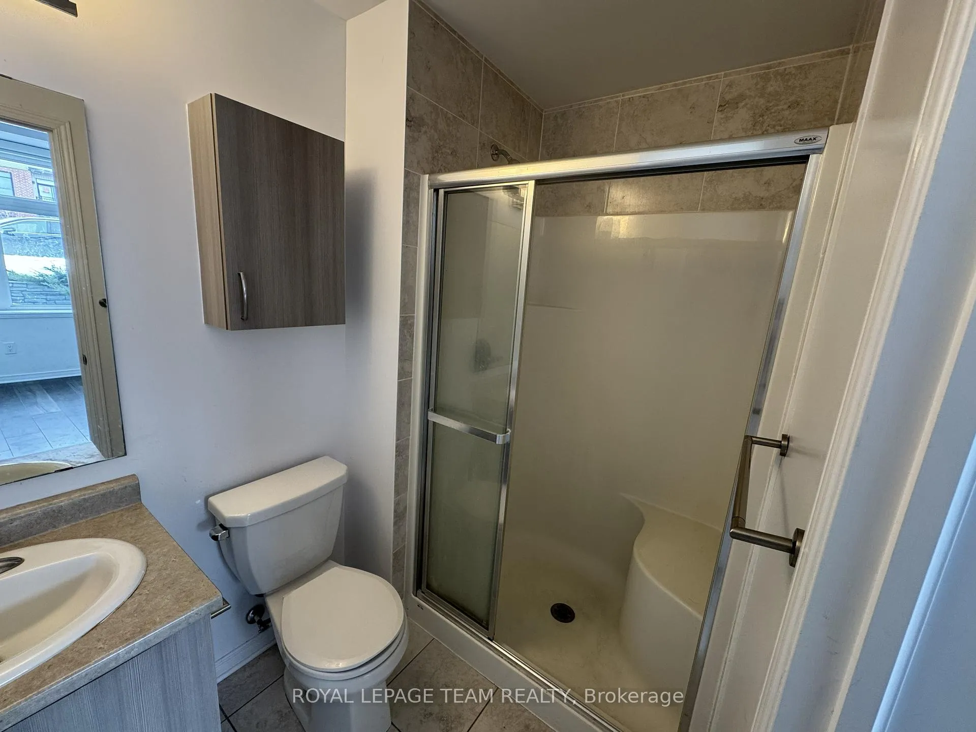 Photo 12 of Unit A, 371 Haliburton Heights, Ottawa, Kanata - Emerald Meadows/Trailwest — HOMEH