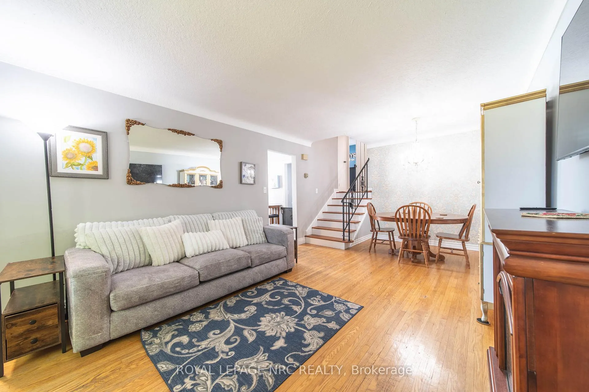 Photo 3 of 4228 York Drive, Niagara Falls, Morrison — HOMEH