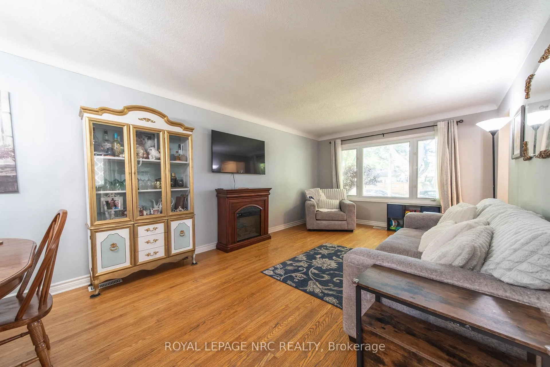 Photo 5 of 4228 York Drive, Niagara Falls, Morrison — HOMEH