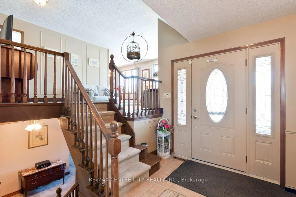 Photo 6 of 152 1/2 Fairview Avenue, St. Thomas — HOMEH