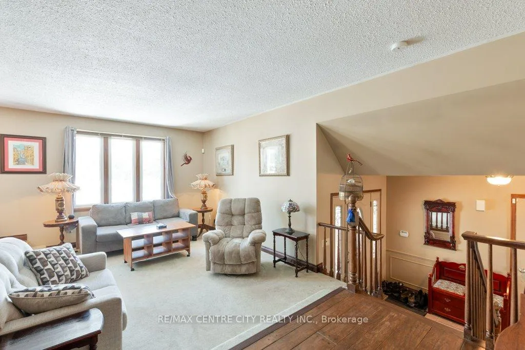 Photo 7 of 152 1/2 Fairview Avenue, St. Thomas — HOMEH