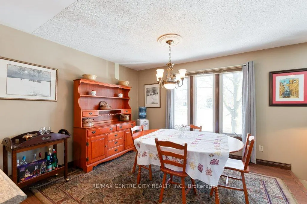 Photo 10 of 152 1/2 Fairview Avenue, St. Thomas — HOMEH