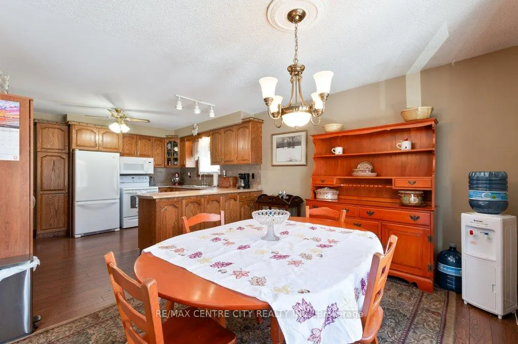 Photo 11 of 152 1/2 Fairview Avenue, St. Thomas — HOMEH