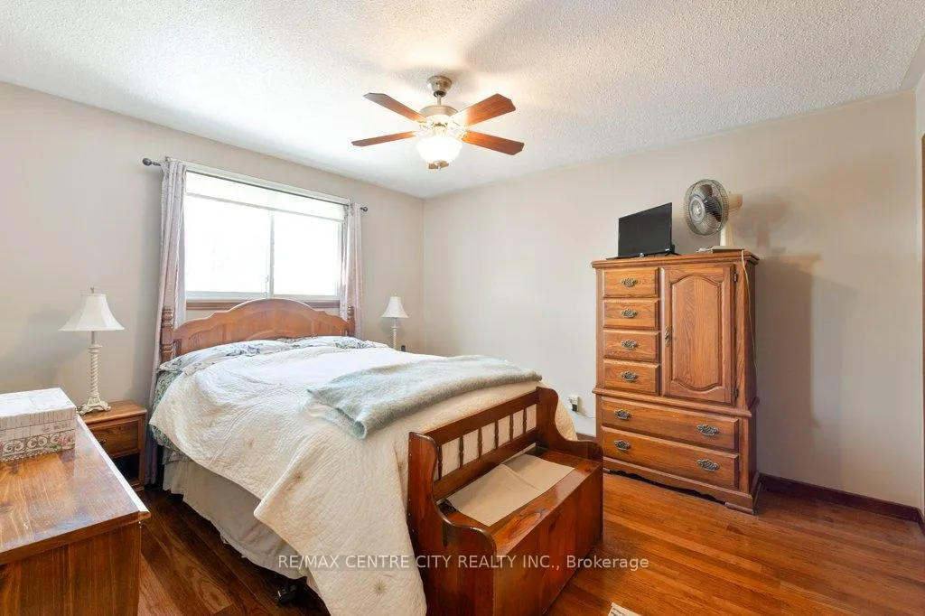 Photo 16 of 152 1/2 Fairview Avenue, St. Thomas — HOMEH