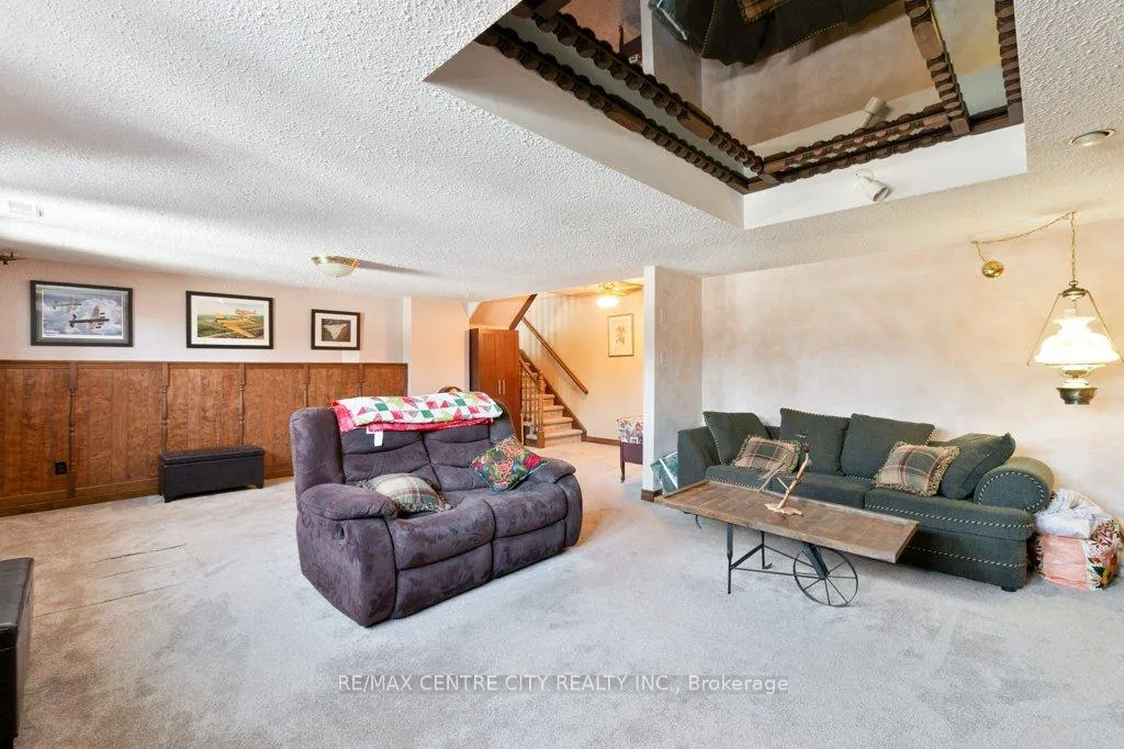 Photo 26 of 152 1/2 Fairview Avenue, St. Thomas — HOMEH