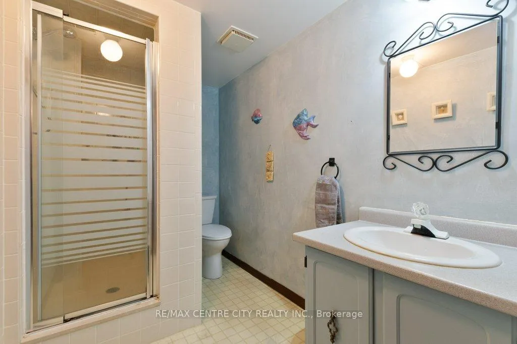 Photo 27 of 152 1/2 Fairview Avenue, St. Thomas — HOMEH
