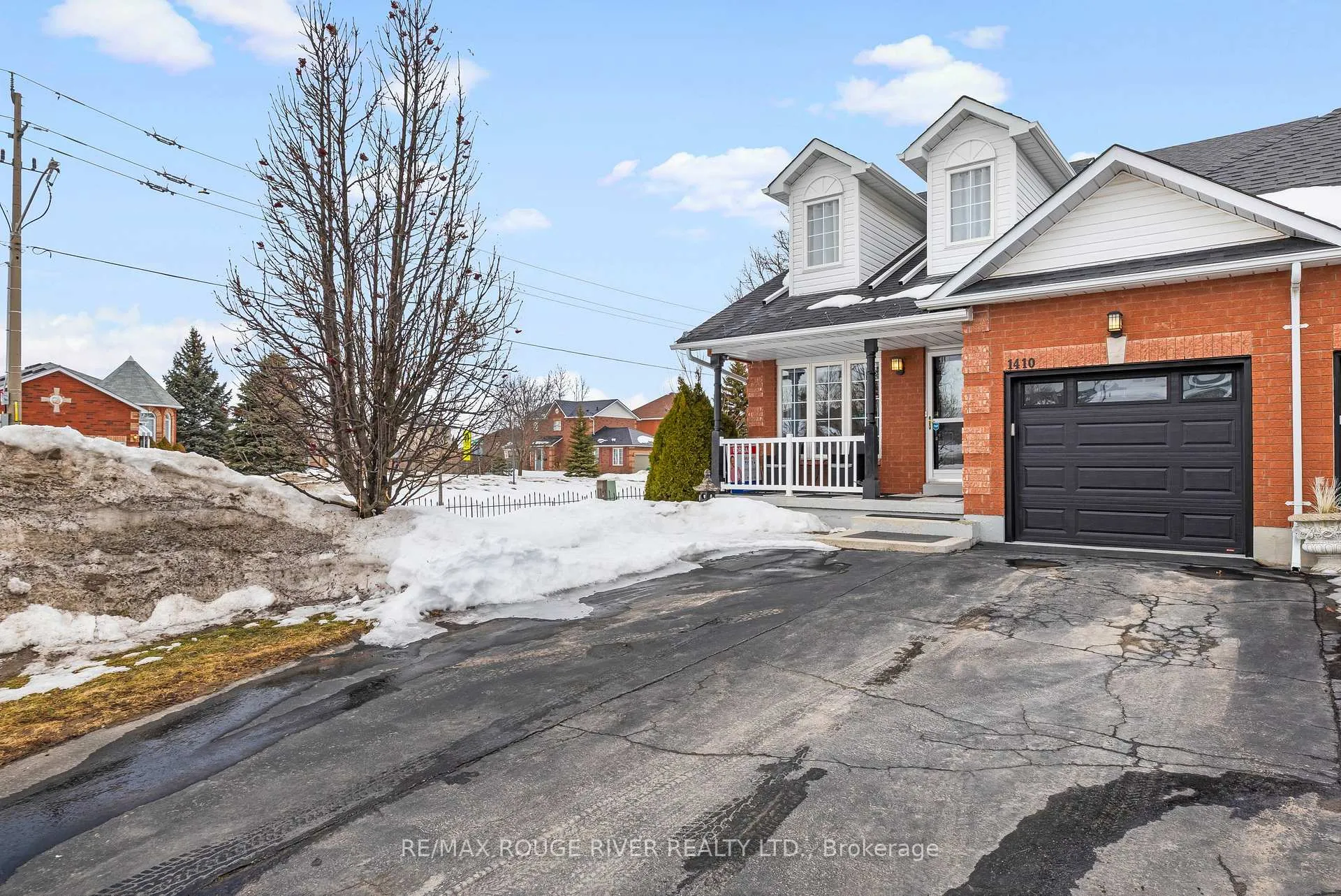 Photo 2 of 1410 Lillico Crescent, Peterborough, Monaghan Ward 2 — HOMEH