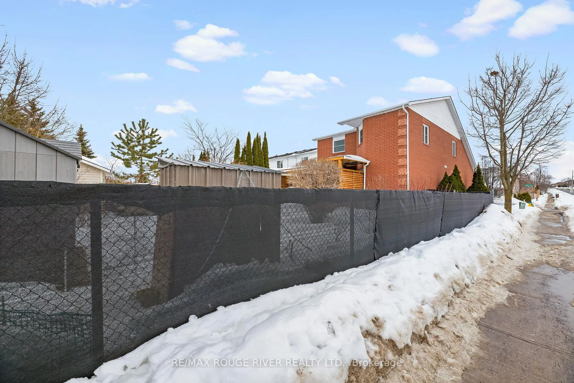Photo 4 of 1410 Lillico Crescent, Peterborough, Monaghan Ward 2 — HOMEH