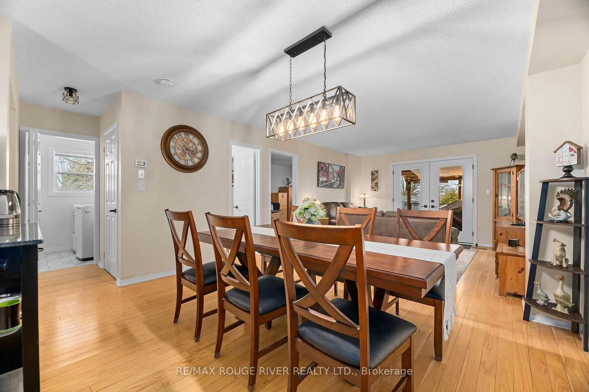 Photo 15 of 1410 Lillico Crescent, Peterborough, Monaghan Ward 2 — HOMEH