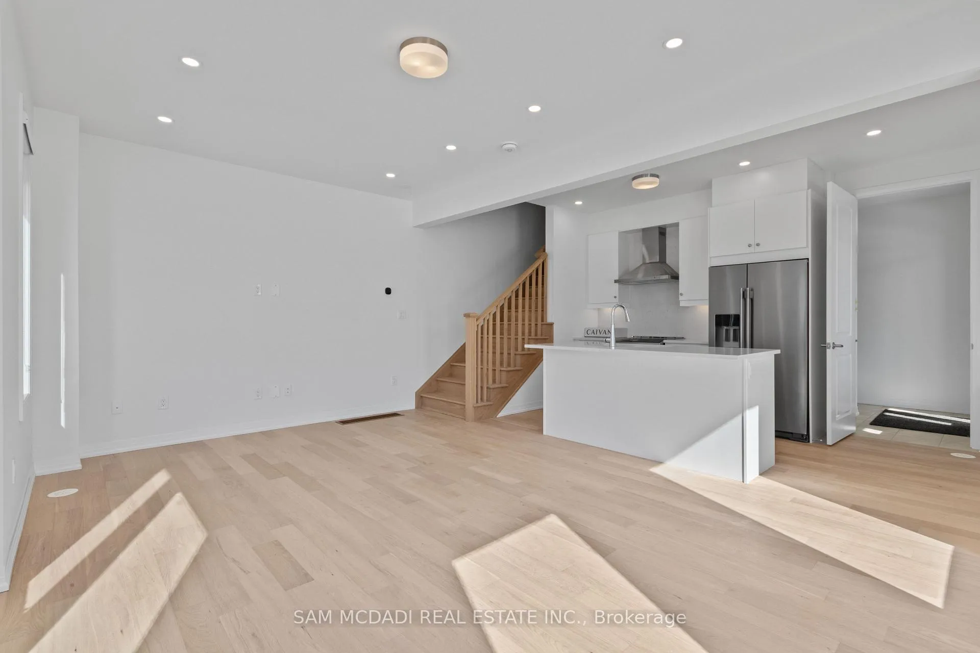 Photo 4 of Unit Upper, 4 Timber Falls Drive, Brampton, Northwest Brampton — HOMEH