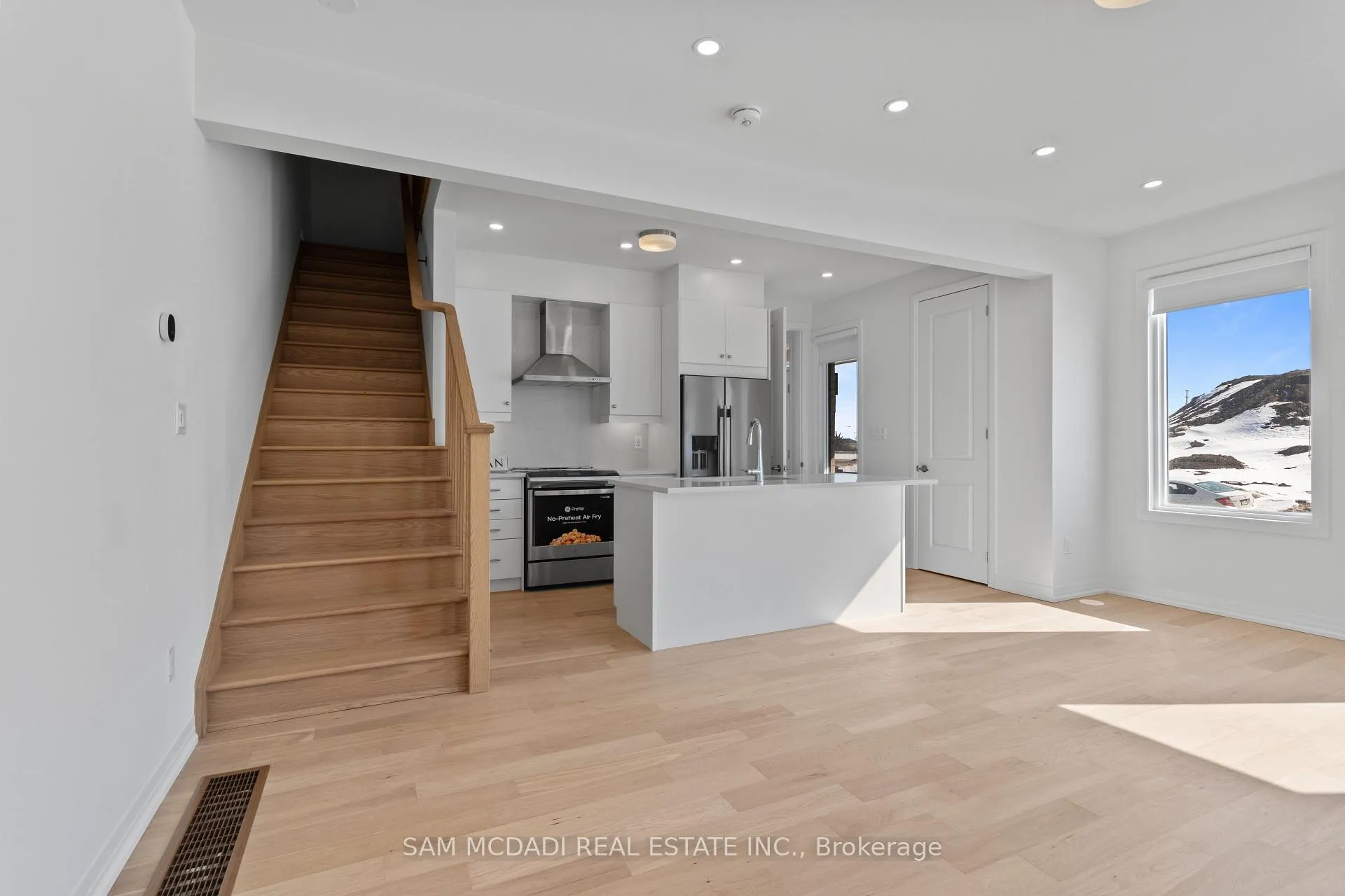 Photo 5 of Unit Upper, 4 Timber Falls Drive, Brampton, Northwest Brampton — HOMEH