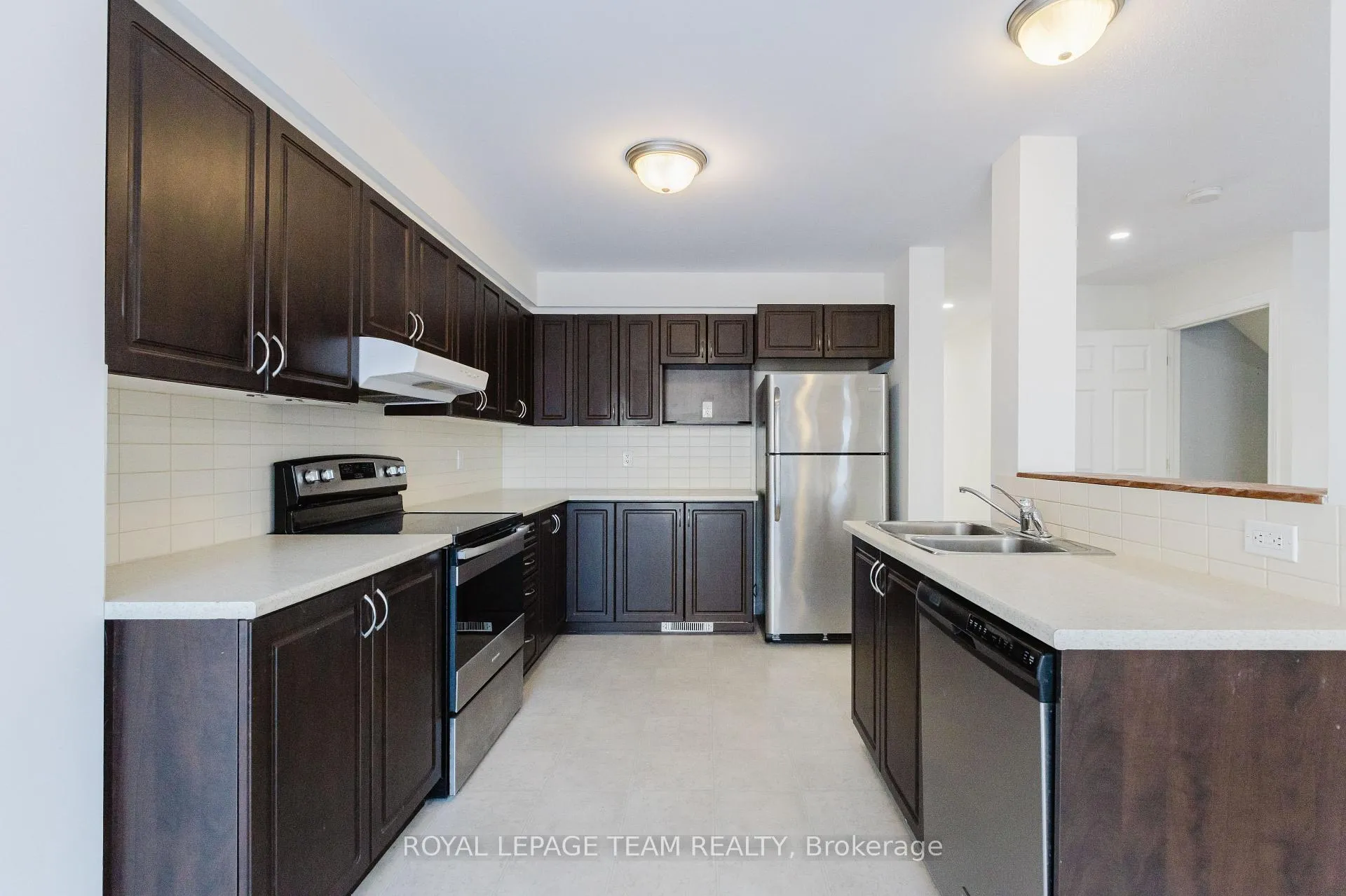 Photo 10 of 637 Clearbrook Drive, Ottawa, Barrhaven - Strandherd — HOMEH