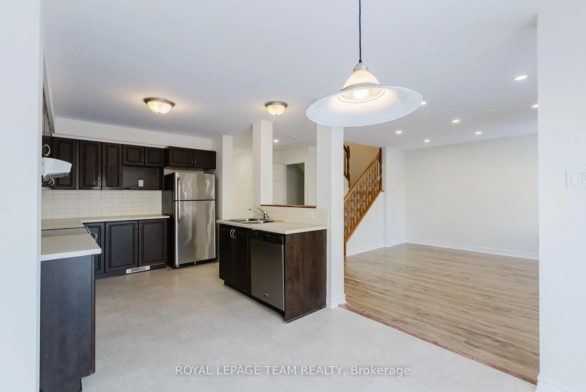 Photo 13 of 637 Clearbrook Drive, Ottawa, Barrhaven - Strandherd — HOMEH