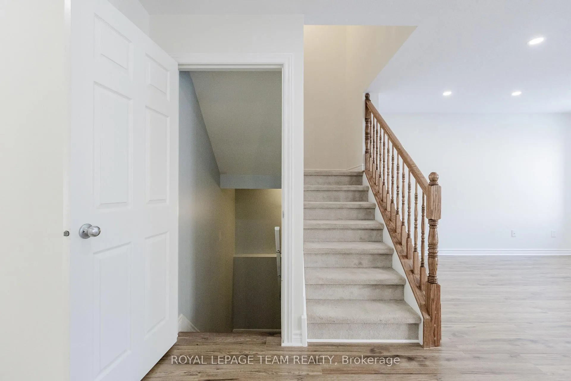 Photo 14 of 637 Clearbrook Drive, Ottawa, Barrhaven - Strandherd — HOMEH