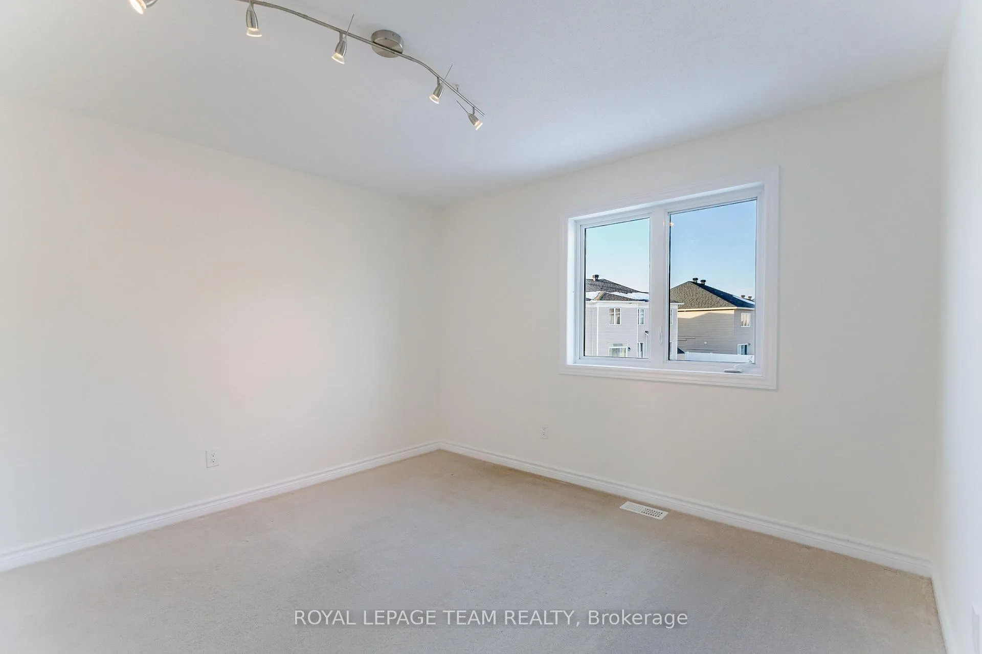 Photo 21 of 637 Clearbrook Drive, Ottawa, Barrhaven - Strandherd — HOMEH