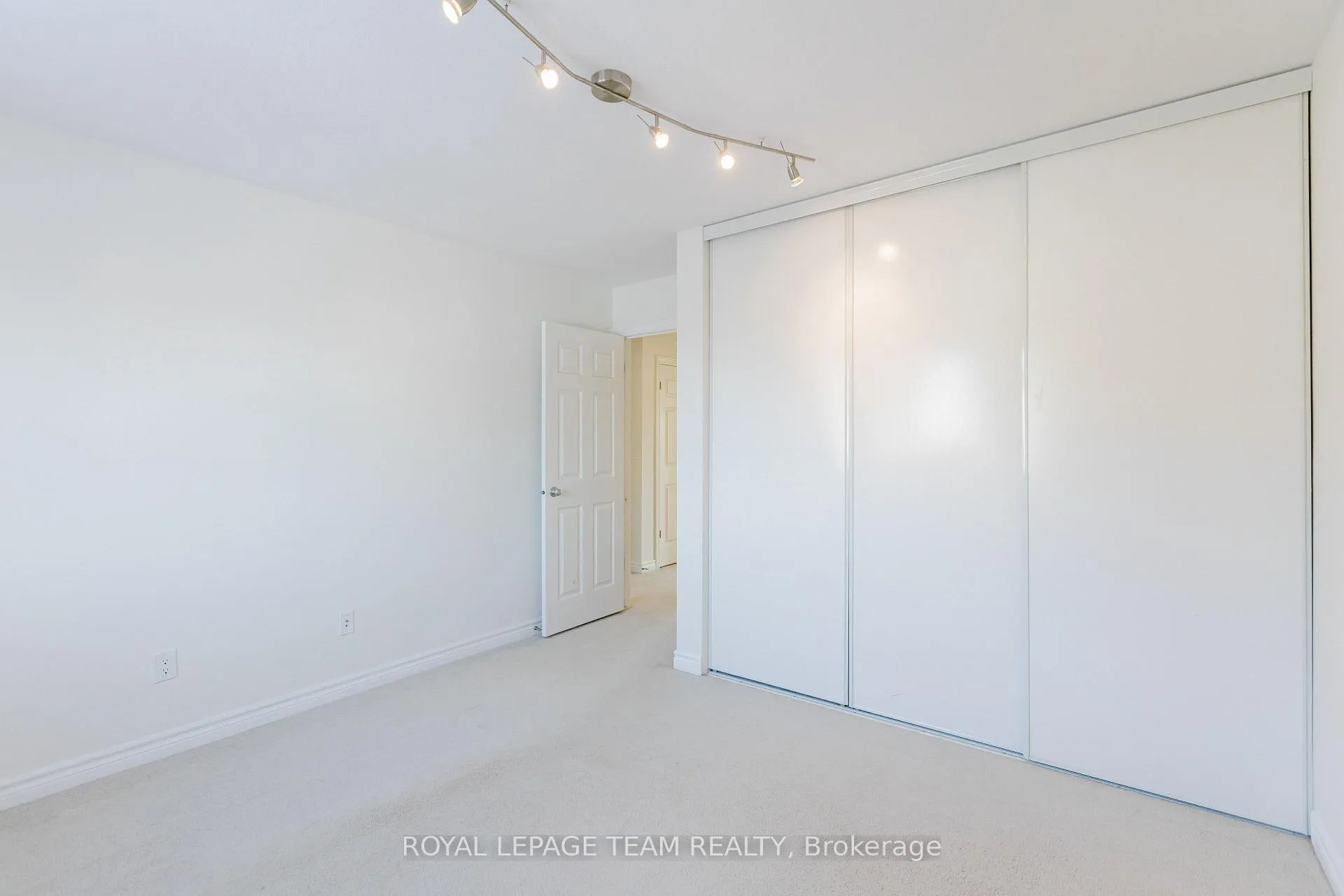 Photo 22 of 637 Clearbrook Drive, Ottawa, Barrhaven - Strandherd — HOMEH