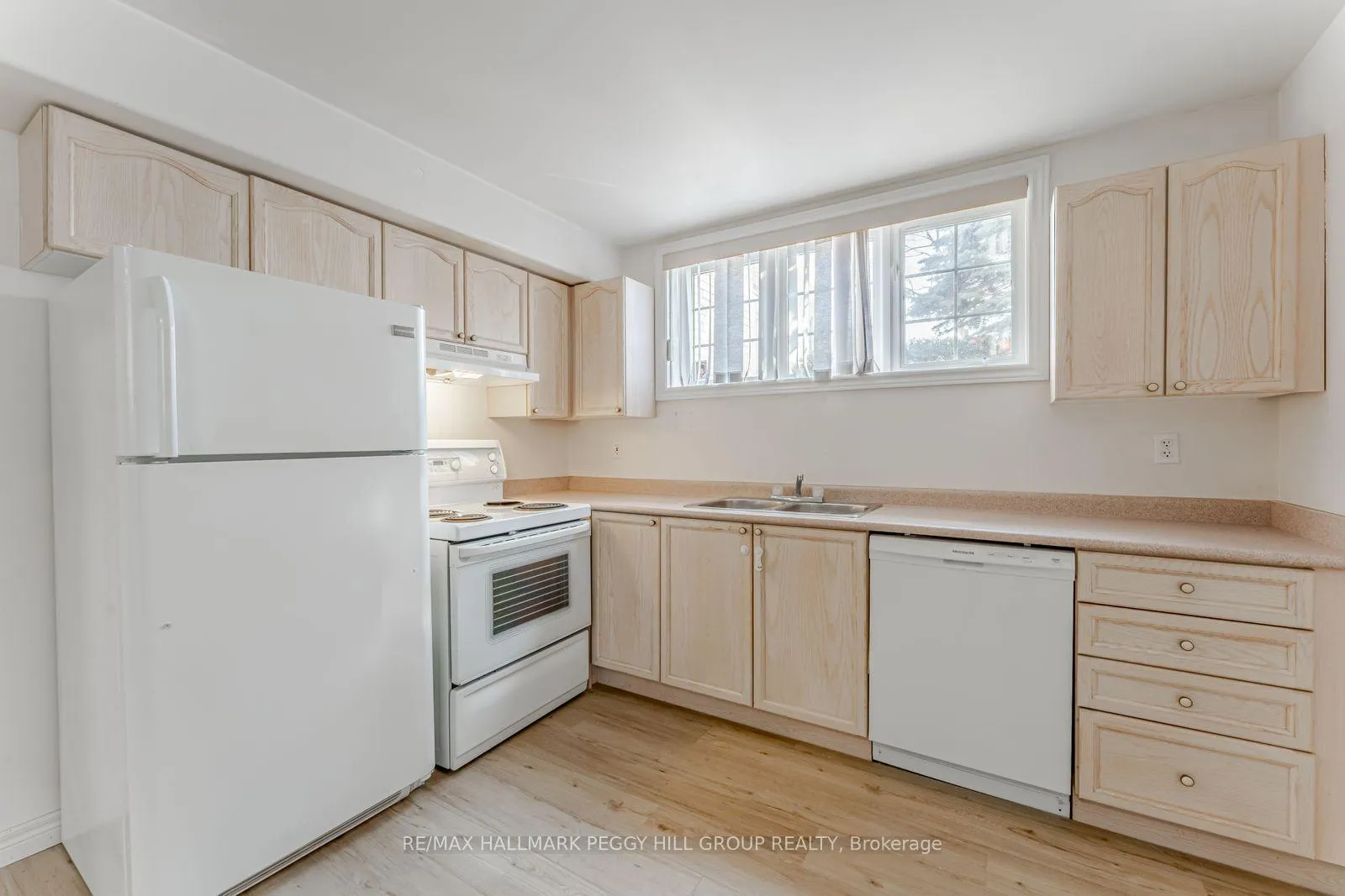 Photo 4 of Unit Lower, 12 Quinlan Road, Barrie, Georgian Drive — HOMEH