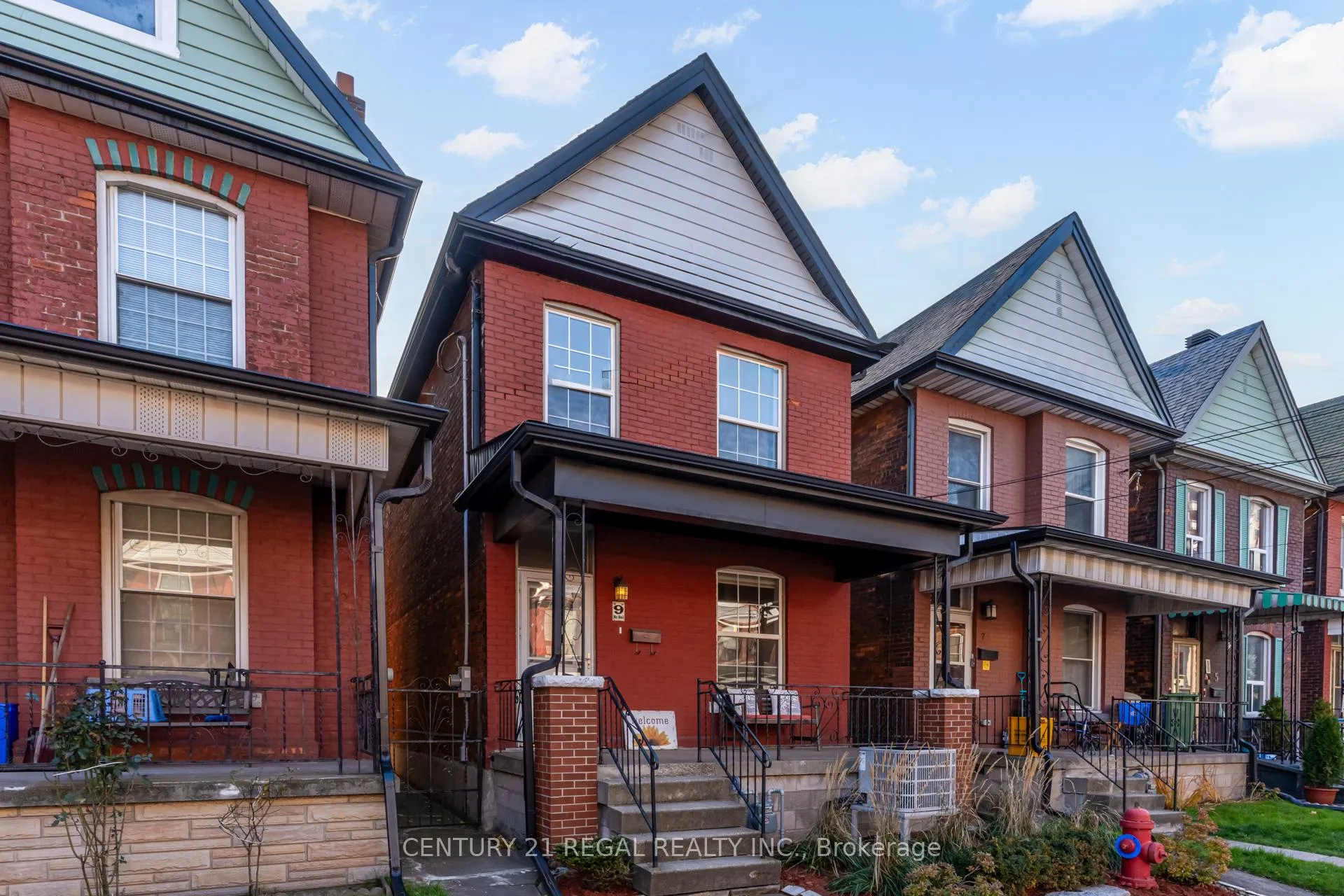 Photo 2 of 9 Mcneil Street, Hamilton, Central — HOMEH