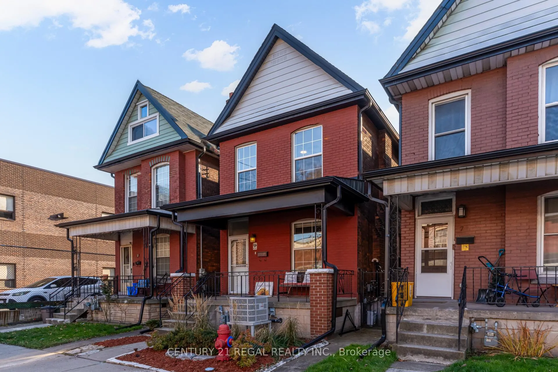 Photo 3 of 9 Mcneil Street, Hamilton, Central — HOMEH