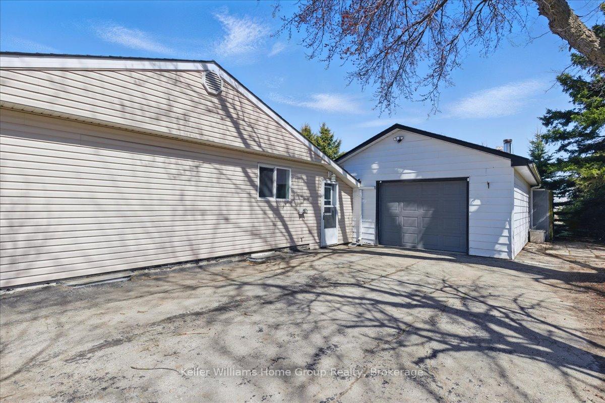 Photo 2 of 7637 Wellington 7 Road, Mapleton, Rural Mapleton — HOMEH