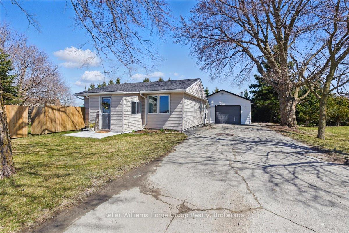 Photo 3 of 7637 Wellington 7 Road, Mapleton, Rural Mapleton — HOMEH