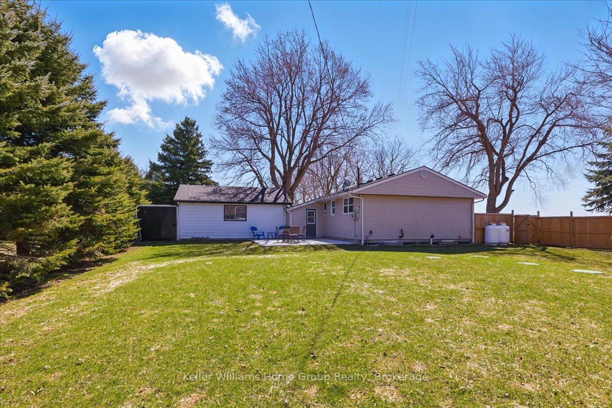 Photo 33 of 7637 Wellington 7 Road, Mapleton, Rural Mapleton — HOMEH